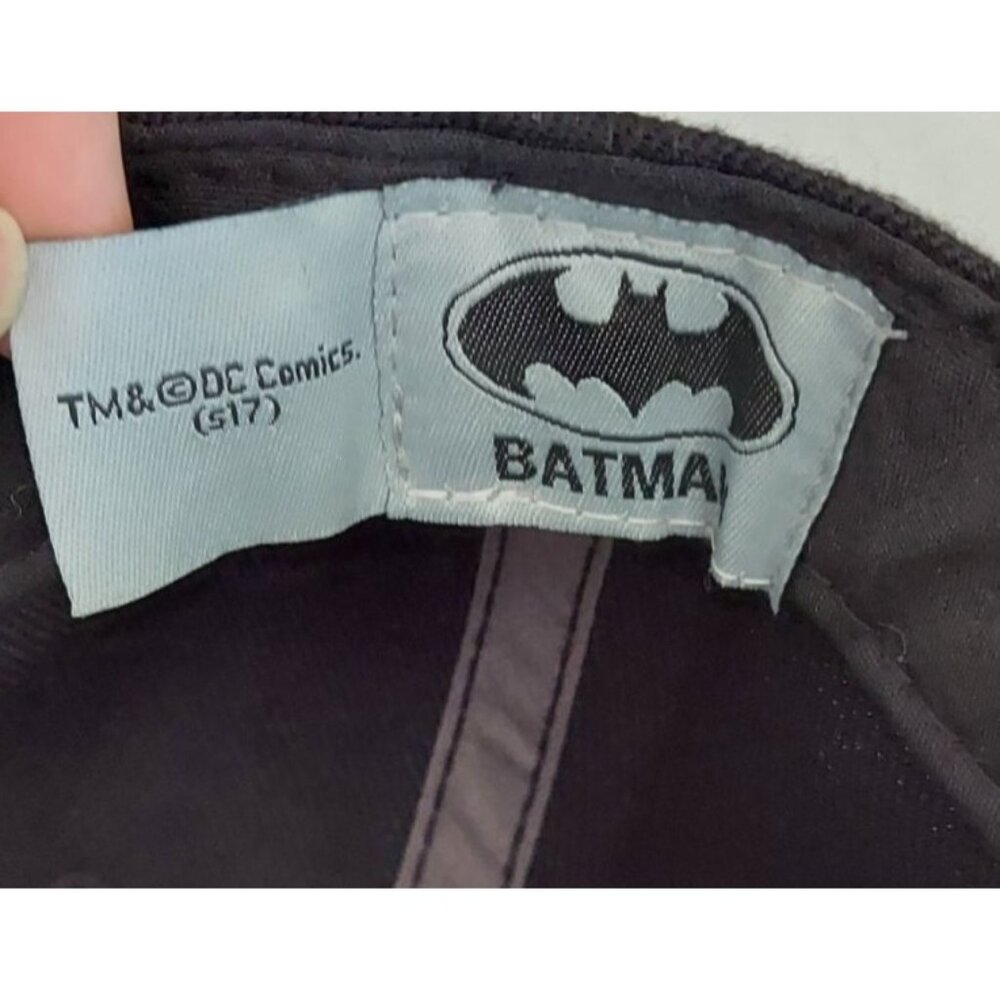 Batman Black and Grey Snapback Adjustable Cap Black And Gray Baseball Cap NWOT - Picture 5 of 7